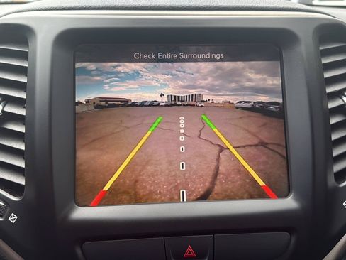 Used 2015 Jeep Cherokee Latitude w/ Trailer Tow Group FWD image 17