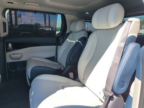 Used 2025 Kia Carnival SX Prestige image 49