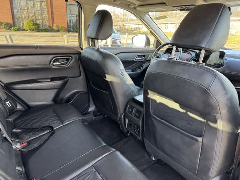 Used 2022 Nissan Rogue Platinum w/ Head-Up Display Package image 40