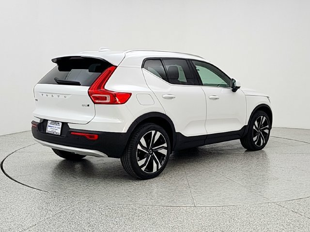 Used 2024 Volvo XC40 B5 Plus w/ Protection Package Premier AWD/4WD image 5