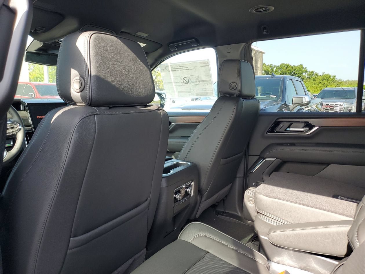 New 2026 GMC Yukon Denali RWD image 10