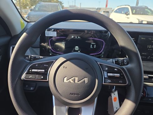 New 2026 Kia Seltos LX image 8