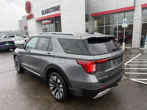 Used 2025 Ford Explorer Platinum w/ LUX Leather Package image 3