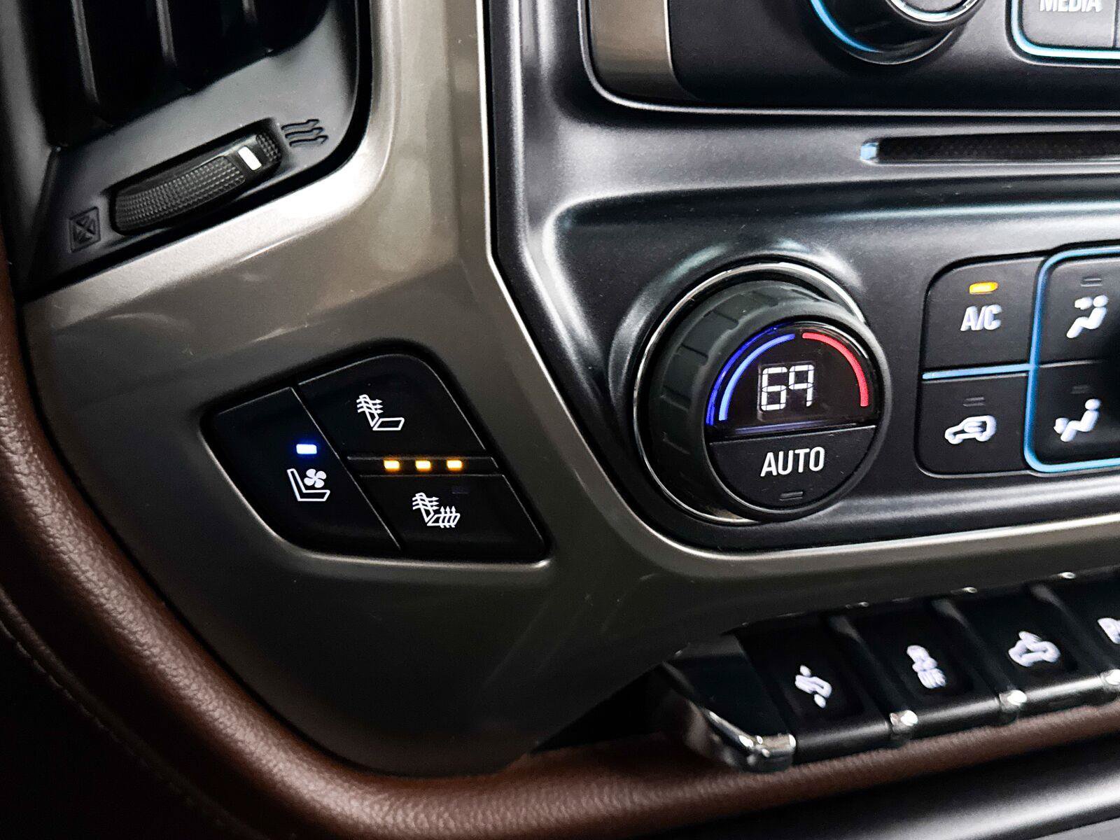 Used 2019 Chevrolet Silverado 3500 High Country w/ Duramax Plus Package AWD/4WD image 21