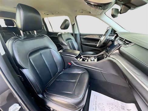 Used 2023 Jeep Grand Cherokee L Limited image 29