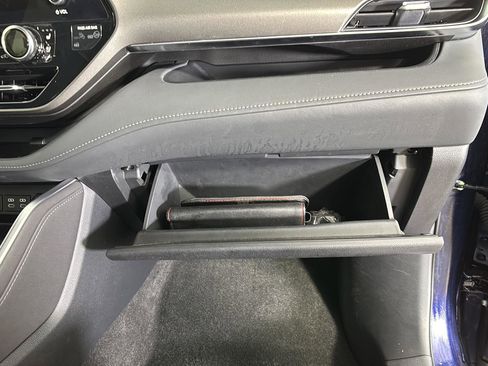 Used 2023 Toyota Highlander Limited image 25