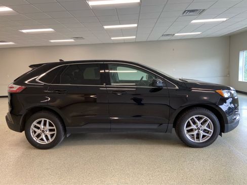 Used 2023 Ford Edge SEL w/ Convenience Package image 6