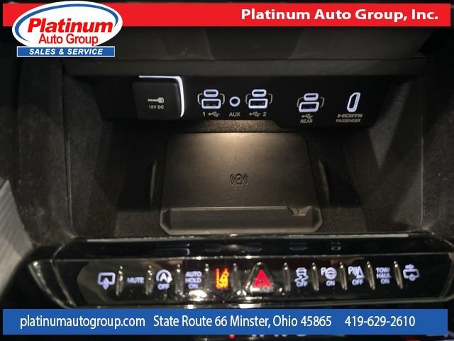 Used 2023 Jeep Grand Wagoneer L Series III w/ Rear Seat Video Group 1 AWD/4WD image 19