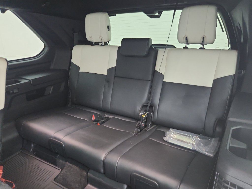 Used 2023 Toyota Sequoia Capstone AWD/4WD image 35