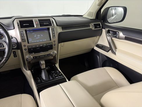 Used 2021 Lexus GX 460 Luxury w/ Sport Design Package image 41