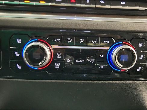 Used 2023 GMC Sierra 1500 SLT w/ SLT Premium Plus Package image 29