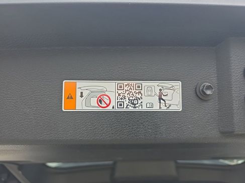 Used 2025 Toyota Sienna XLE image 42