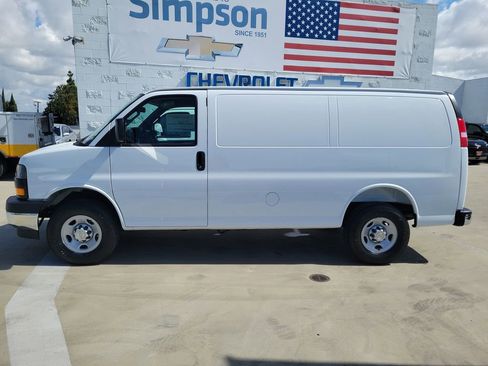 New 2026 Chevrolet Express 2500 w/ Communications Package RWD image 19