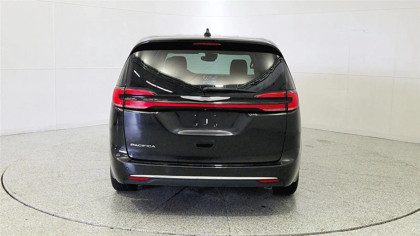 Used 2023 Chrysler Pacifica Touring-L FWD image 7