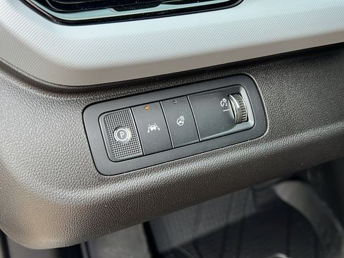 New 2027 Chevrolet Bolt RS w/ Technology Package FWD image 27