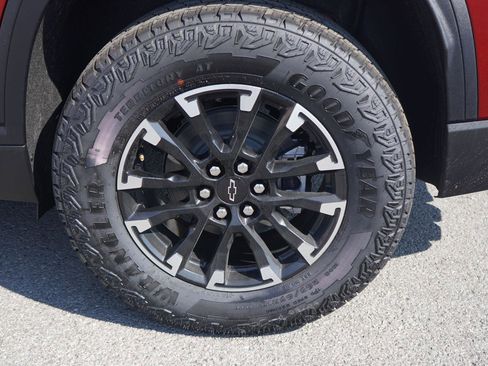 New 2026 Chevrolet Traverse Z71 w/ Enhanced Driving Package image 11