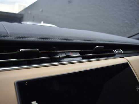 Used 2024 Land Rover Range Rover Sport SE AWD/4WD image 32