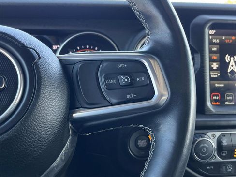 Used 2021 Jeep Wrangler Unlimited Sahara image 34