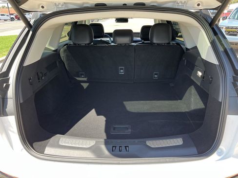 Used 2024 Lincoln Nautilus Premier image 10