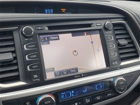 Used 2015 Toyota Highlander Limited Platinum image 24