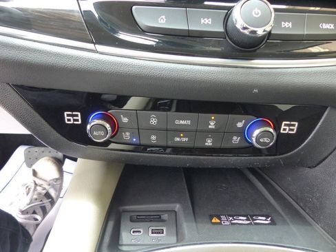 Used 2022 Buick Enclave Premium w/ Surround and Sites Package FWD image 34