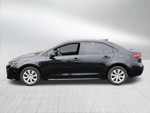 Used 2022 Toyota Corolla LE FWD image 4