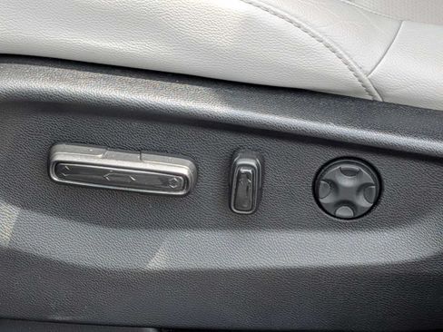 Used 2018 Honda CR-V EX-L image 16