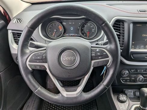 Used 2017 Jeep Cherokee Trailhawk w/ Cold Weather Group AWD/4WD image 18