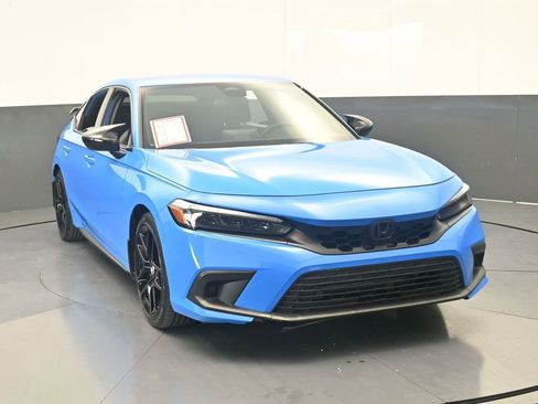 Used 2023 Honda Civic Sport image 9