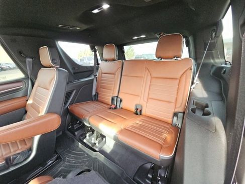 Used 2024 GMC Yukon Denali Ultimate image 8