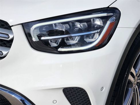 Used 2021 Mercedes-Benz GLC 300 4MATIC image 7