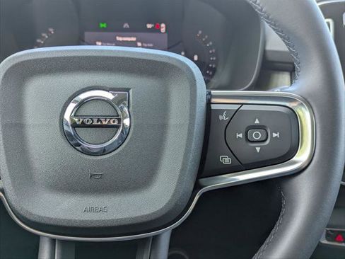 Used 2023 Volvo XC40 B5 Ultimate image 13