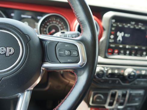 Used 2021 Jeep Wrangler Unlimited Rubicon AWD/4WD image 12