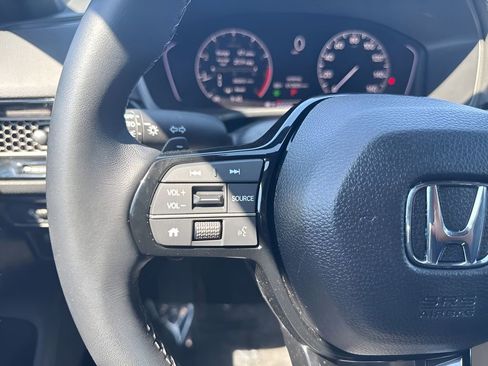 Used 2025 Honda Civic Sport image 14
