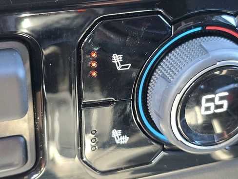 Used 2022 Chevrolet Silverado 1500 LT Trail Boss image 7