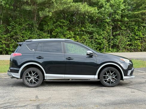 Used 2016 Toyota RAV4 SE FWD image 3