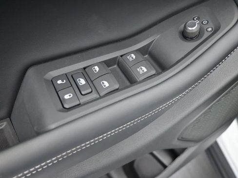 New 2025 Jeep Grand Cherokee Laredo X w/ Luxury Tech Group I image 21