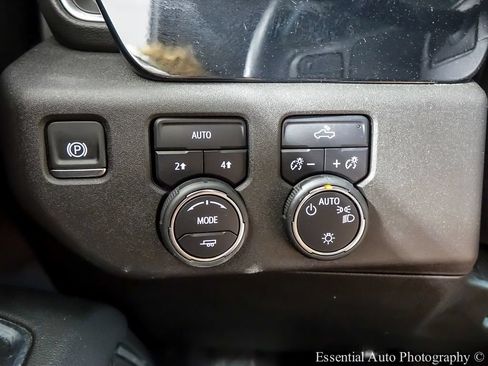 Used 2024 Chevrolet Silverado 1500 LT AWD/4WD image 19