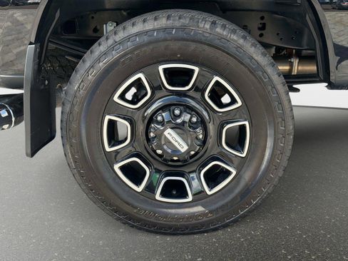 Used 2026 Ford F250 Platinum w/ FX4 Off-Road Package AWD/4WD image 13