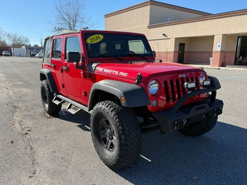 Used 2016 Jeep Wrangler Unlimited Sport image 5