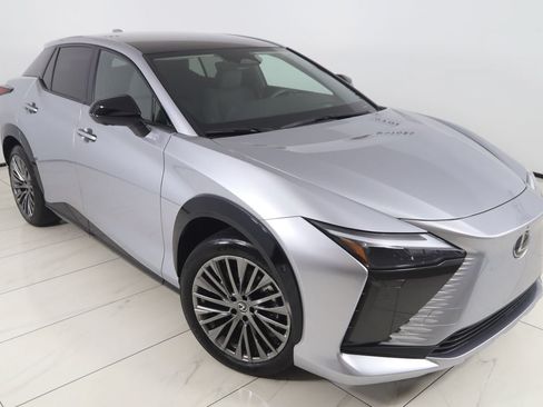 Used 2023 Lexus RZ 450e Premium AWD/4WD image 18