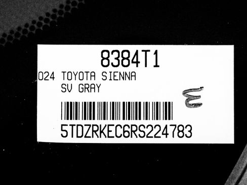 Used 2024 Toyota Sienna Limited image 30