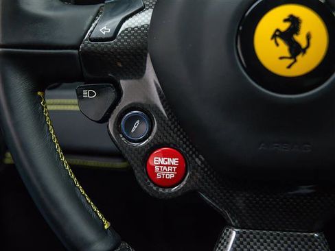 Used 2018 Ferrari 488 GTB RWD image 17