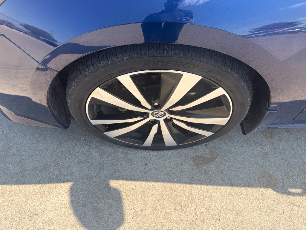 Used 2019 Nissan Altima 2.0 SR FWD image 9