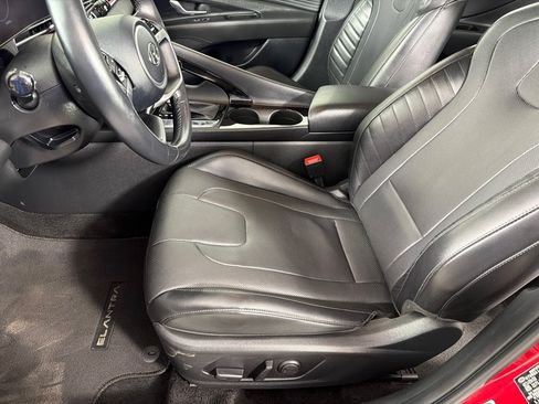 Used 2023 Hyundai Elantra Limited FWD image 9