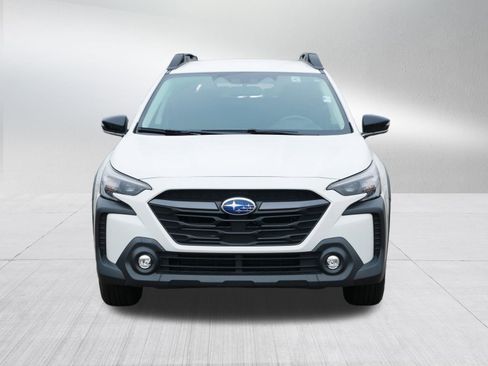 Used 2024 Subaru Outback Premium image 2