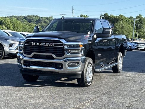 Used 2025 RAM 2500 Big Horn AWD/4WD image 13