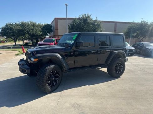 Used 2018 Jeep Wrangler Unlimited Rubicon w/ LED Lighting Group AWD/4WD image 6