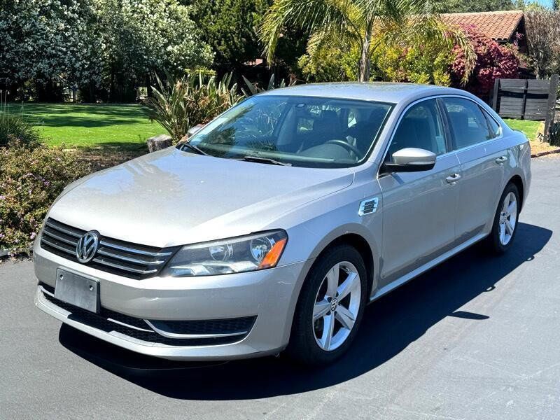 Used 2013 Volkswagen Passat 2.5 SE FWD image 2