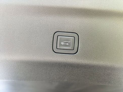 Used 2025 Cadillac Escalade Sport Platinum AWD/4WD image 21